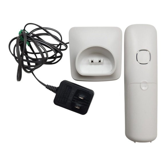 Panasonic KX TGD533W Cordless Phone System 3 Handsets Digital Answering Machine - Picture 4 of 11